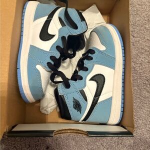 Kids High-Top Jordan 1 - Light Blue / White / Black 7c